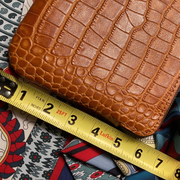 Patricia Nash Cassini Tan Leather Wristlet - Picture 5 of 9